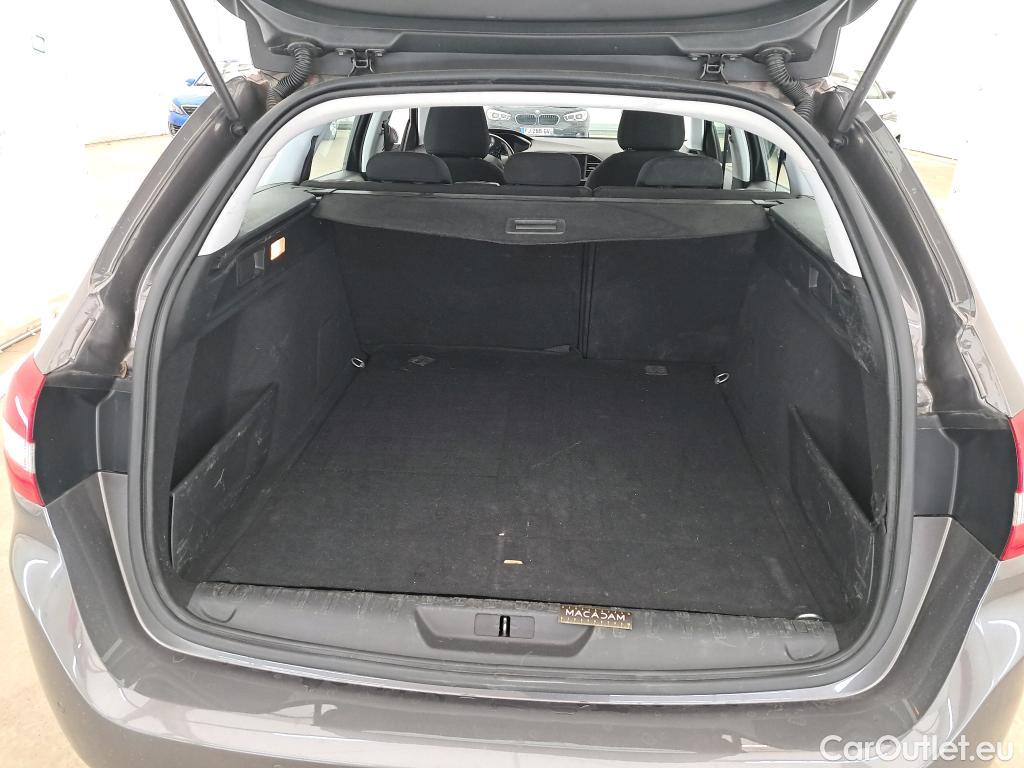  Peugeot  308 PEUGEOT  SW / 2017 / 5P / Break Puretech 110 S&S Active Business #24