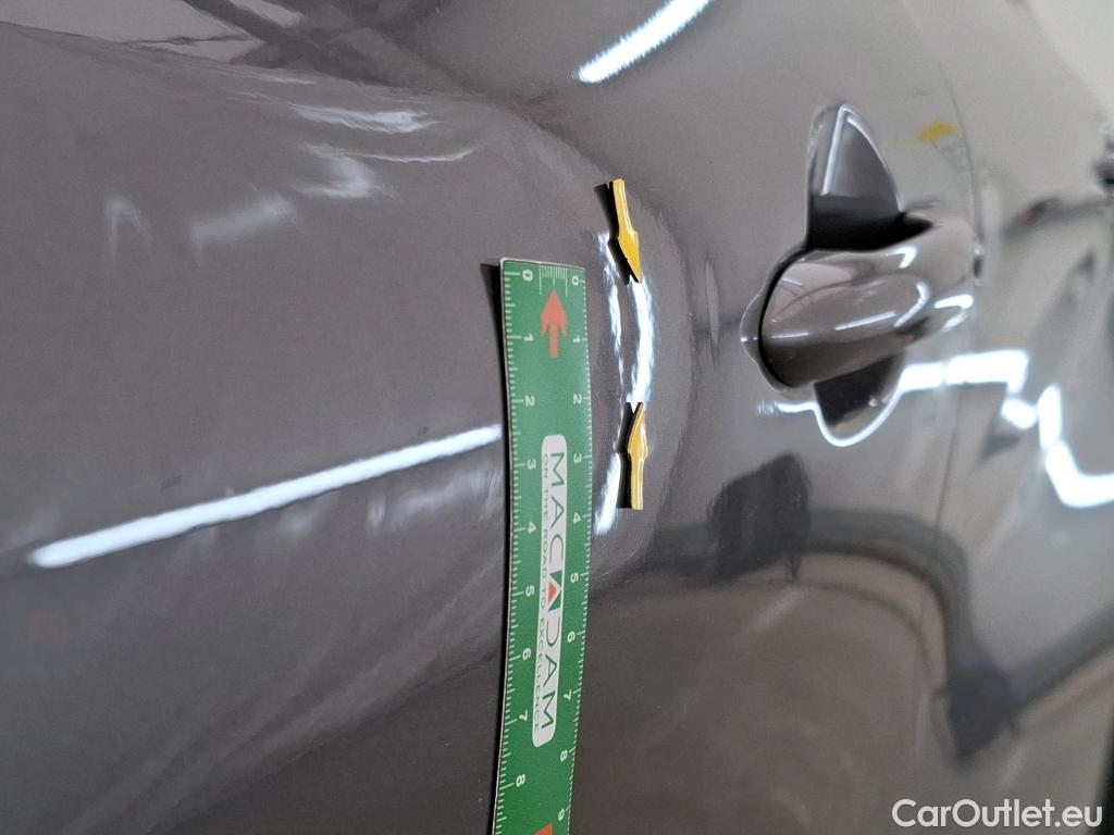  Renault  Captur RENAULT  / 2017 / 5P / Crossover Intens TCe 150 EDC FAP #7