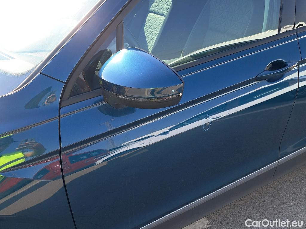  Volkswagen  Tiguan  Life 2.0 TDI 150CV AT7 E6d #9