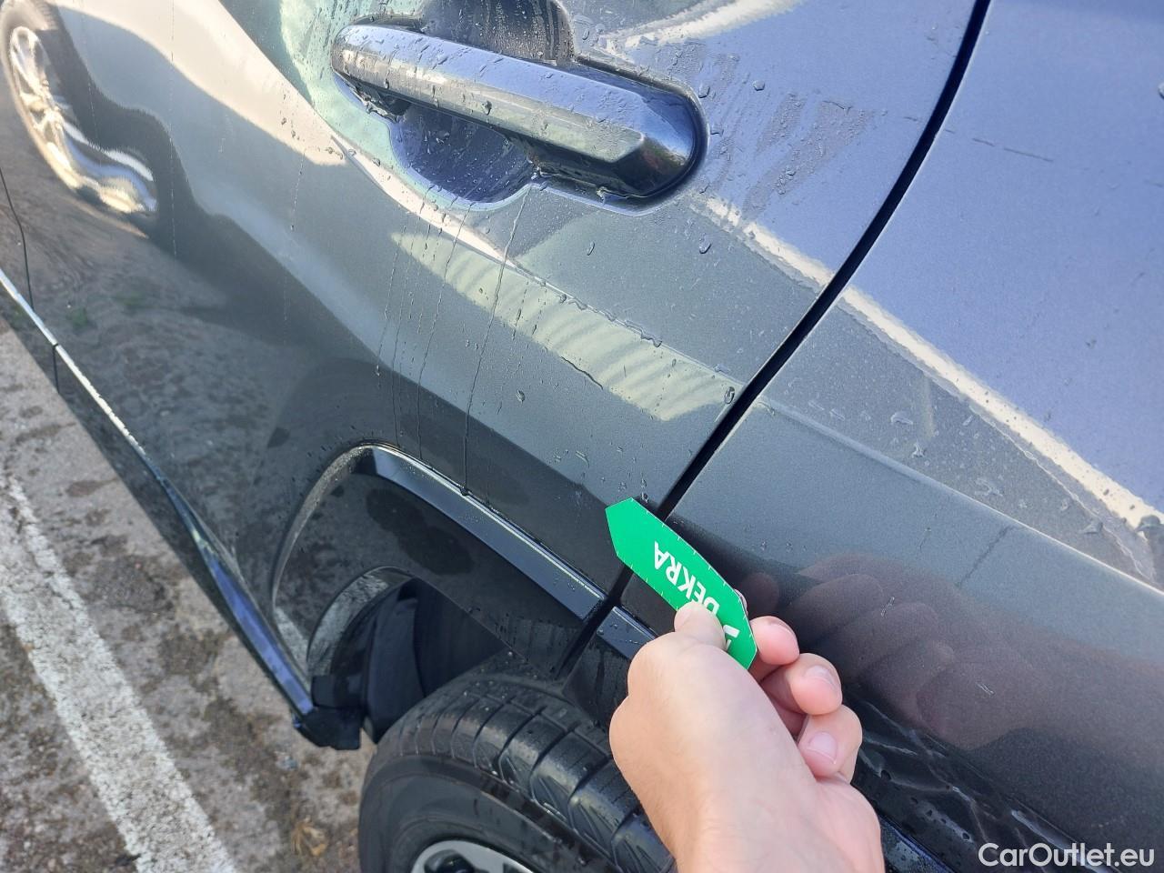  Toyota  RAV4 TOYOTA  / 2018 / 5P / todoterreno 2.5l PLUG-IN 300PH (e-CVT) Style Plus #4