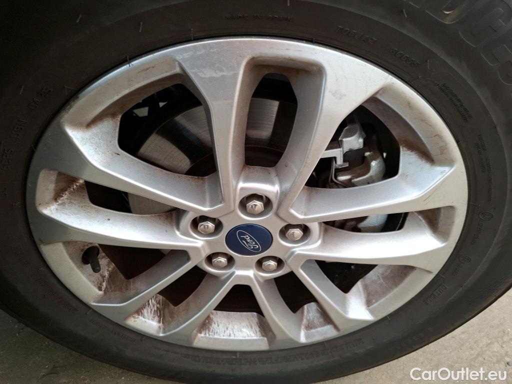  Ford  Kuga FORD  / 2019 / 5P / SUV 2.5 190 hybrid Flexifuel Pshift Titanium #32