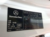  Mercedes  E-Klasse 300 de T 9G-TRONIC Avantgarde Automatic Diesel/Electric  95 #12
