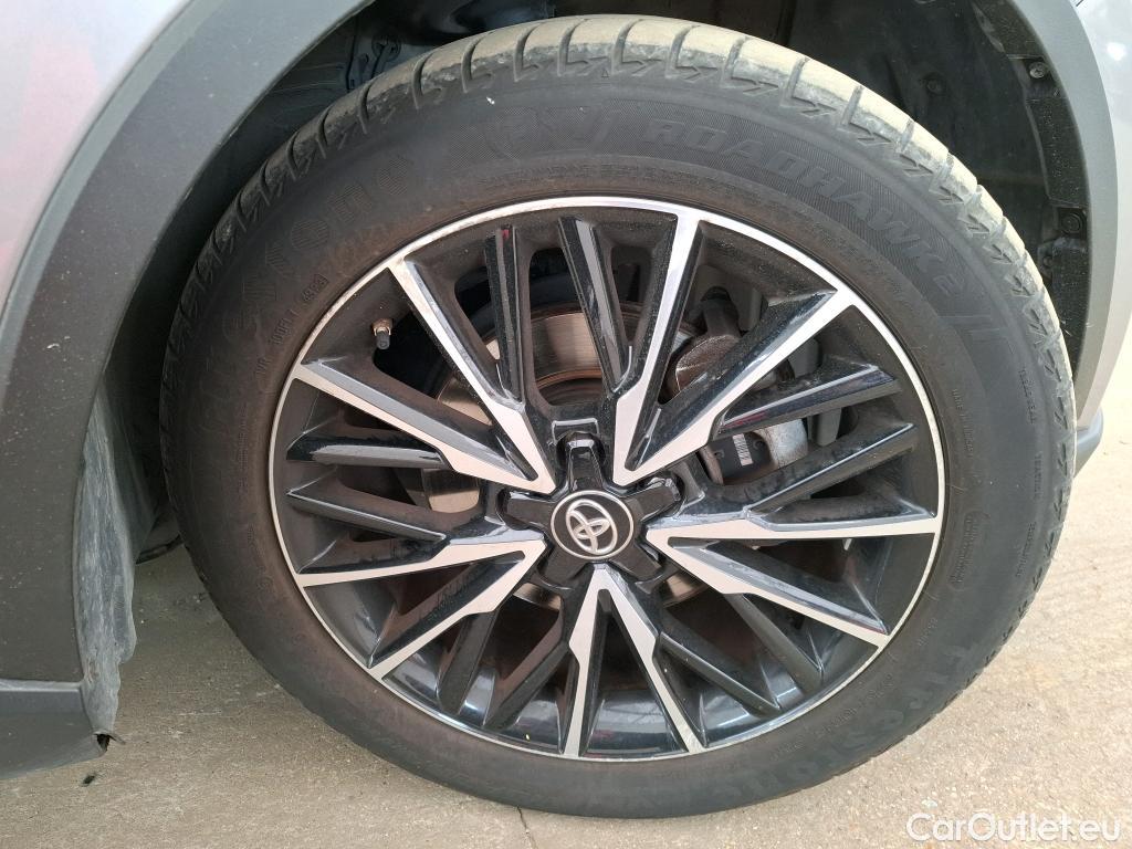  Toyota  C-HR TOYOTA  / 2016 / 5P / SUV 1.8 HYBRIDE 122 DISTINCTIVE #11