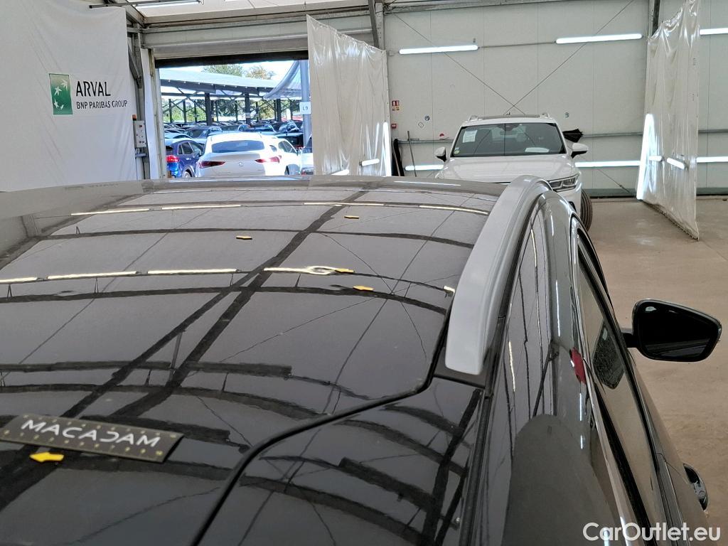  Ford  Kuga FORD  / 2019 / 5P / SUV 190 Hybrid I-AWD(FHEV) Powershi Titanium #4