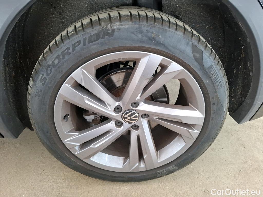  Volkswagen  Tiguan VOLKSWAGEN  / 2020 / 5P / SUV 1.4 eHybrid 245 DSG6 R-Line Exclusive #44