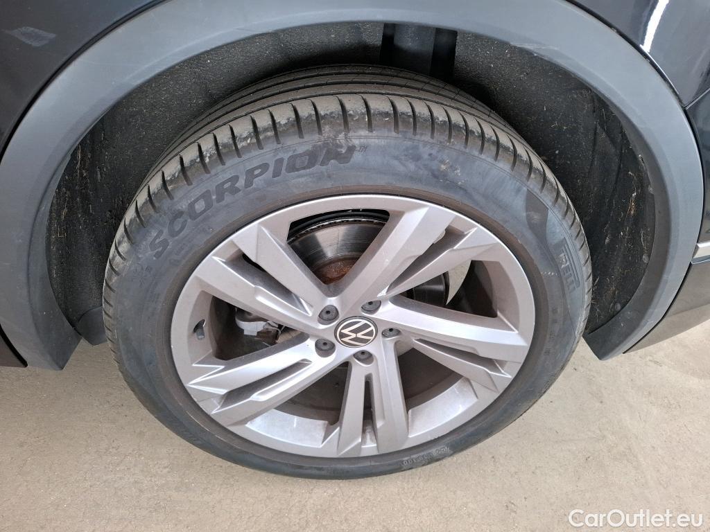  Volkswagen  Tiguan VOLKSWAGEN  / 2020 / 5P / SUV 1.4 eHybrid 245 DSG6 R-Line Exclusive #28