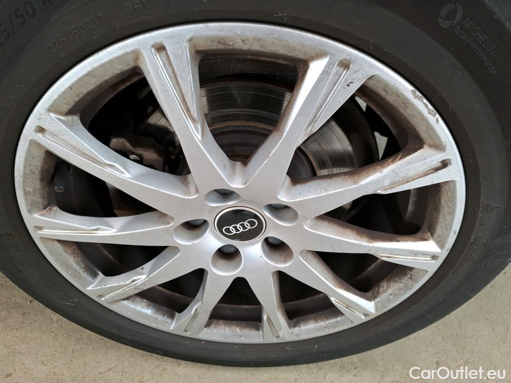  Audi  A4 AUDI  Avant / 2019 / 5P / Break 30 TDI 136 S tronic Business line #30