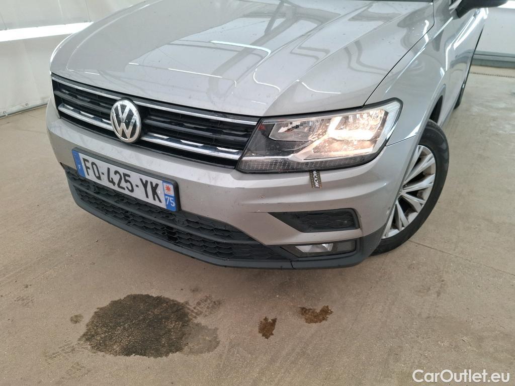  Volkswagen  Tiguan VOLKSWAGEN  / 2016 / 5P / SUV 2.0 TDI 150 DSG7 Confortline Business #1