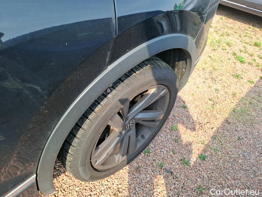  Volkswagen  Tiguan VOLKSWAGEN  / 2020 / 5P / SUV 2.0 TDI 150 DSG7 R-Line #21