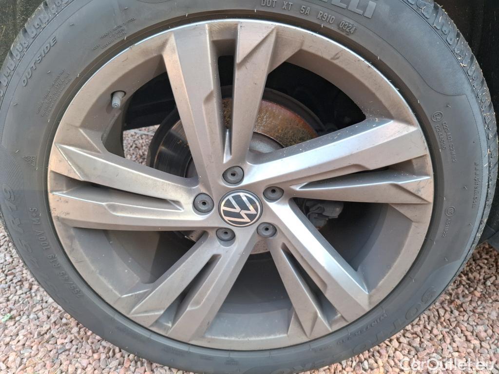  Volkswagen  Tiguan VOLKSWAGEN  / 2020 / 5P / SUV 2.0 TDI 150 DSG7 R-Line #19