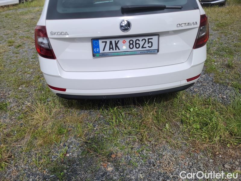  Skoda  Octavia  Combi  (5E5)(03.2017->)  Com TDI 110 Style AT #3