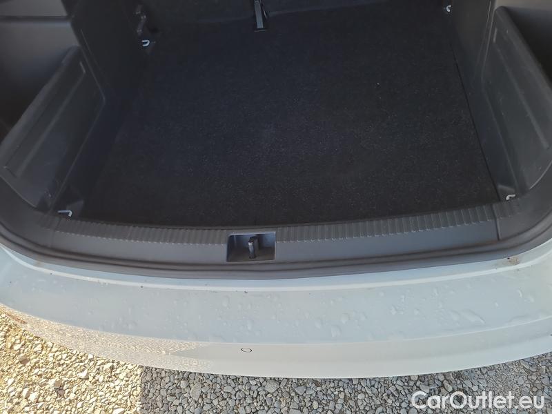  Skoda  Fabia  Combi (2015) Com.1.0TSI 70 Ambition 5d #8