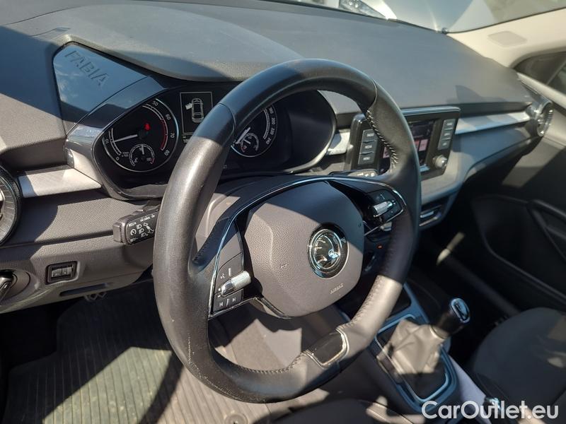  Skoda  Fabia  (PJ3) (2021)  1.0 TSI 70 Ambition 5d #4