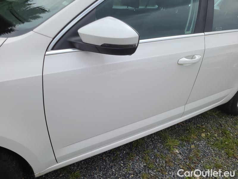  Skoda  Octavia  Combi  (5E5)(03.2017->)  Com TDI 110 Style AT #13