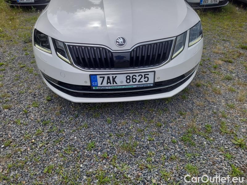  Skoda  Octavia  Combi  (5E5)(03.2017->)  Com TDI 110 Style AT #1