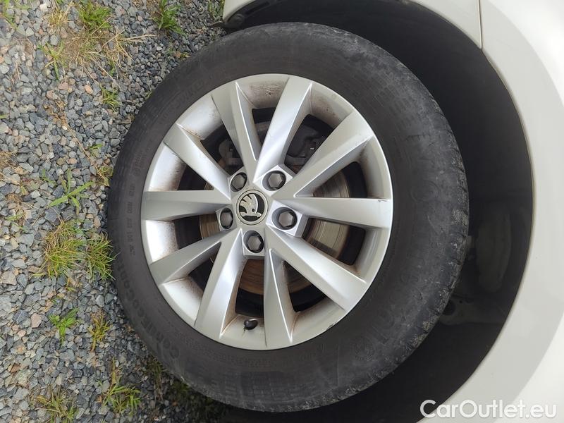  Skoda  Octavia  Combi  (5E5)(03.2017->)  Com TDI 110 Style AT #2