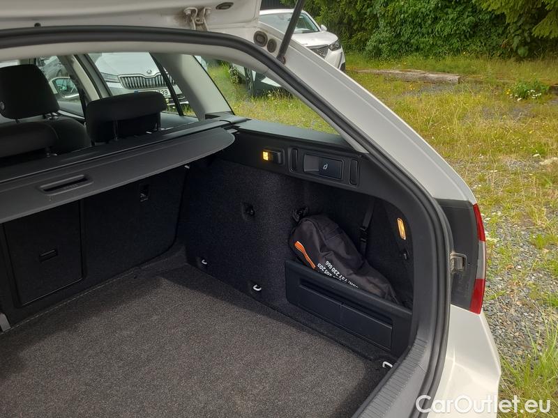  Skoda  Octavia  Combi  (5E5)(03.2017->)  Com TDI 110 Style AT #6