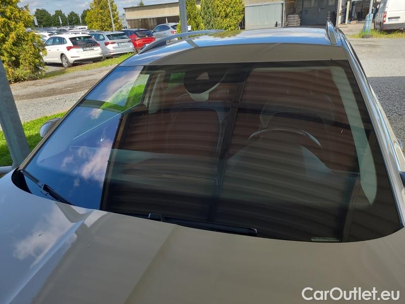  Skoda  Superb  Combi (3T5)(2010) Sup.C.FL2.0TDI 140 Sty. 4x4 AT #1