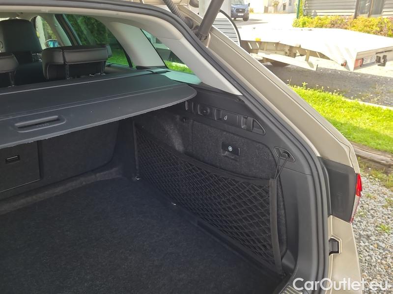  Skoda  Superb  Combi (3T5)(2010) Sup.C.FL2.0TDI 140 Sty. 4x4 AT #21