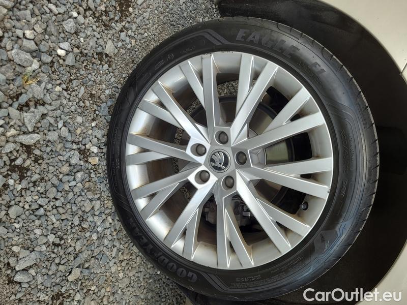  Skoda  Superb  Combi (3T5)(2010) Sup.C.FL2.0TDI 140 Sty. 4x4 AT #11