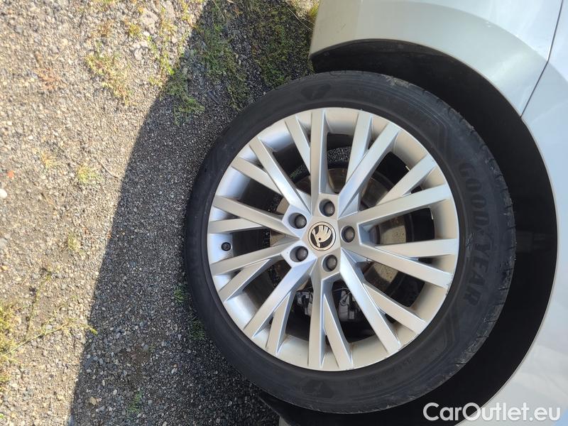  Skoda  Superb  2 (2008) Supe.2.0TDI 147 L&K 4x4 Aut #9