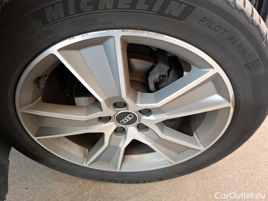  Audi  Q2 AUDI  / 2020 / 5P / SUV 35 TFSI 150 S Tronic Design Luxe #7