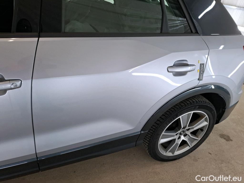  Audi  Q2 AUDI  / 2020 / 5P / SUV 35 TFSI 150 S Tronic Design Luxe #10
