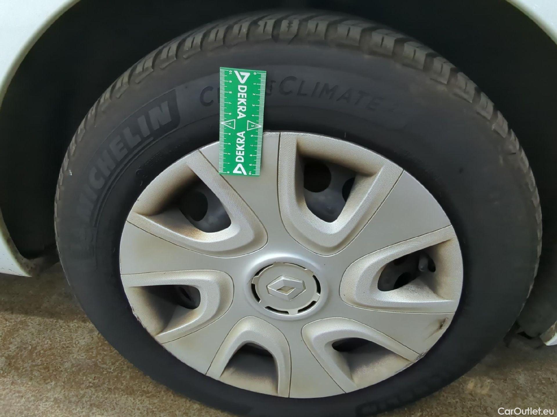  Renault  Clio  IV Air 1.5 dCi 75CV BVM5 E6 #2