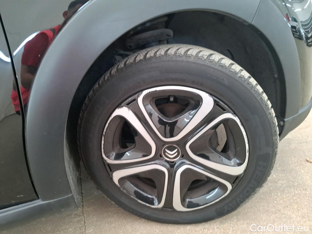  Citroen  C3  Shine 1.2 PureTech 110CV BVA6 E6d #3