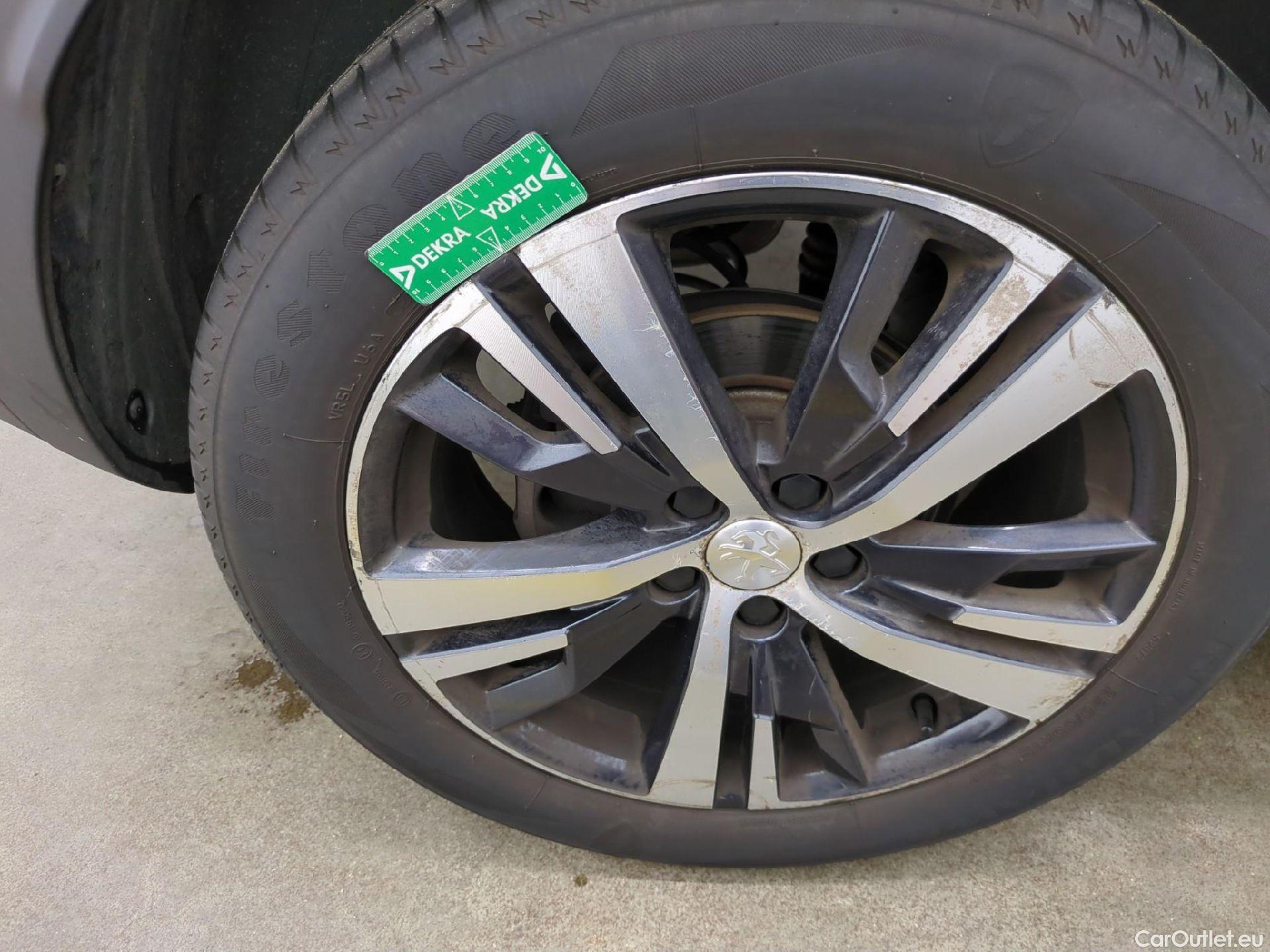  Peugeot  3008  Allure Business 1.2 PureTech 130CV BVA6 E6 #33