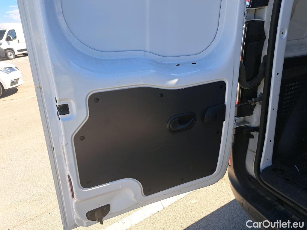  Nissan  NV200 NISSAN NV250 / 2019 / 4P / furgón 2pl 1.5dCi 59 kW (80 CV) L1H1 ÓPTIMA #54