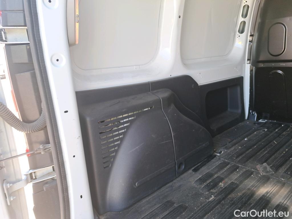  Nissan  NV200 NISSAN NV250 / 2019 / 4P / furgón 2pl 1.5dCi 59 kW (80 CV) L1H1 ÓPTIMA #52