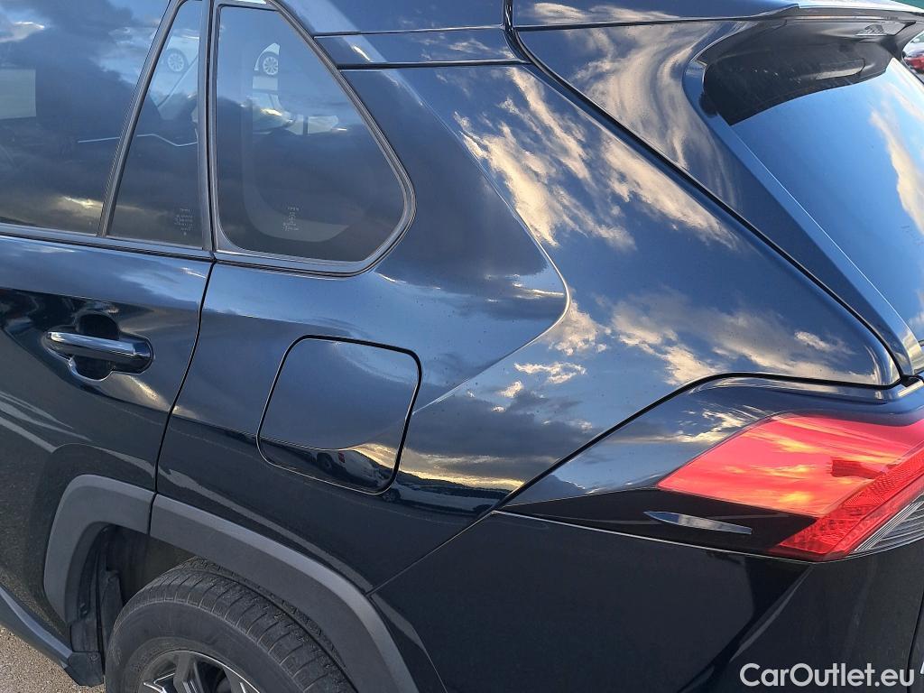  Toyota  RAV4 TOYOTA  / 2018 / 5P / todoterreno 2.5l 220H Advance #3
