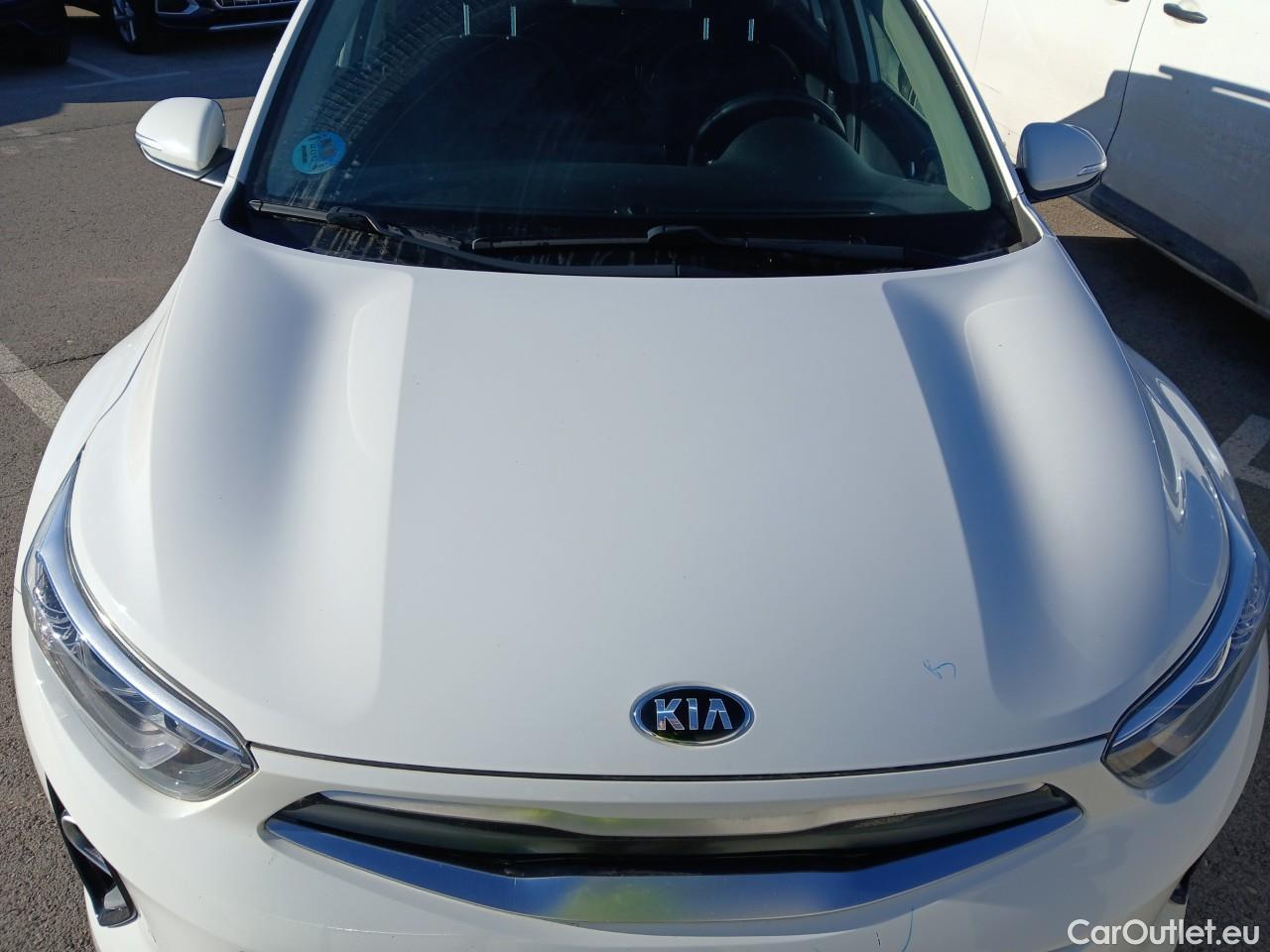  KIA  STONIC KIA  / 2017 / 5P / todoterreno 1.0 T-GDi 88kW (120CV) MHEV iMT Drive #6