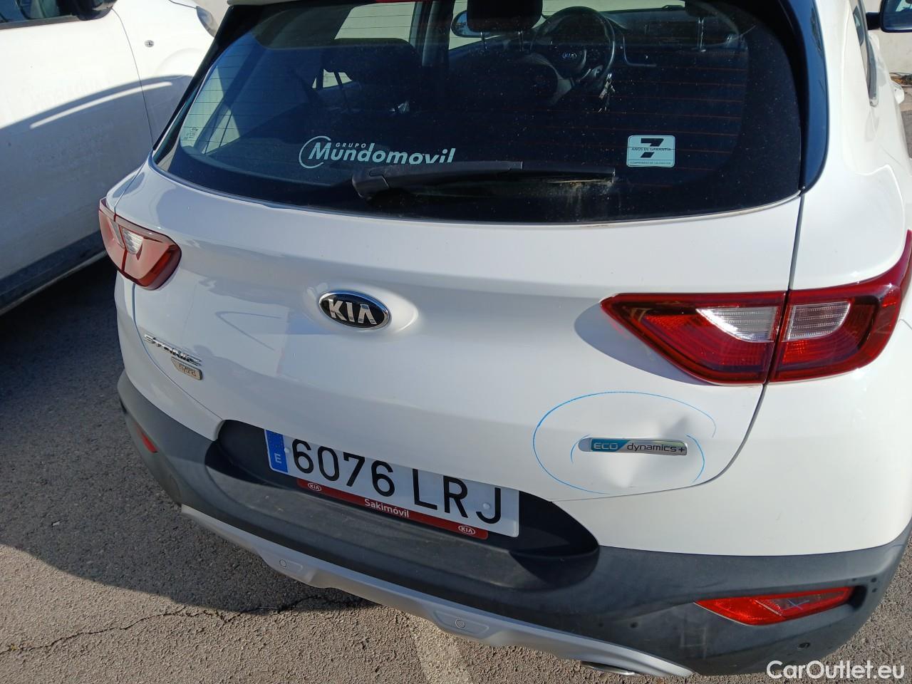  KIA  STONIC KIA  / 2017 / 5P / todoterreno 1.0 T-GDi 88kW (120CV) MHEV iMT Drive #12