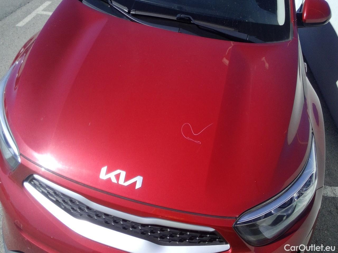  KIA  STONIC KIA  / 2017 / 5P / todoterreno 1.0 T-GDi 74kW (100CV) MHEV iMT Concept #1