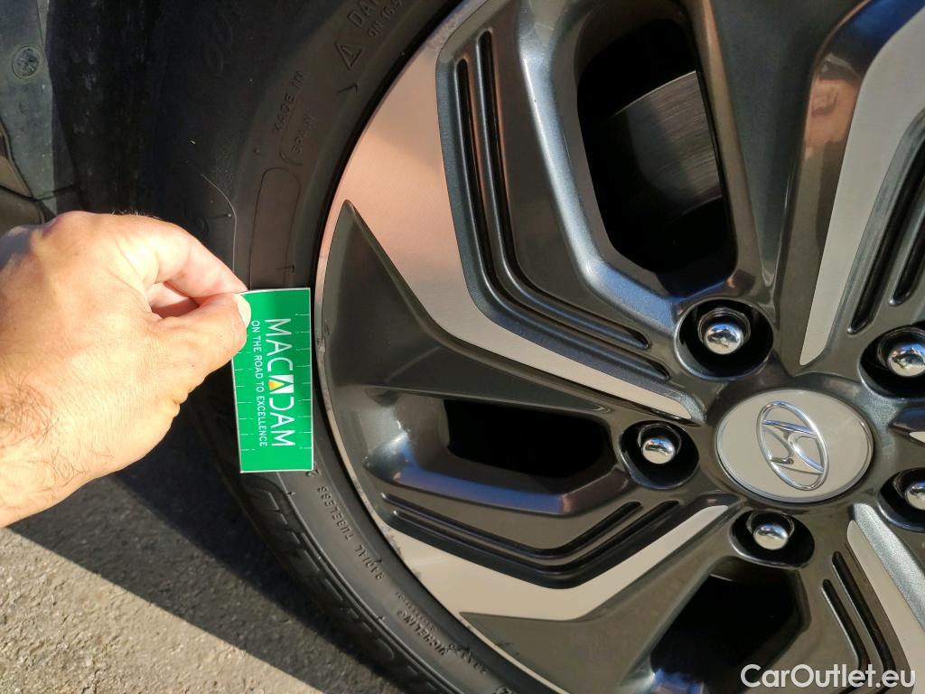  Hyundai  Konna HYUNDAI Kona / 2017 / 5P / todoterreno 1.6 GDI HEV SLE DCT #4