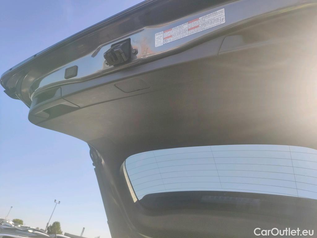  Toyota  RAV4 TOYOTA  / 2018 / 5P / todoterreno 2.5l PLUG-IN 300PH (e-CVT) Advance #11