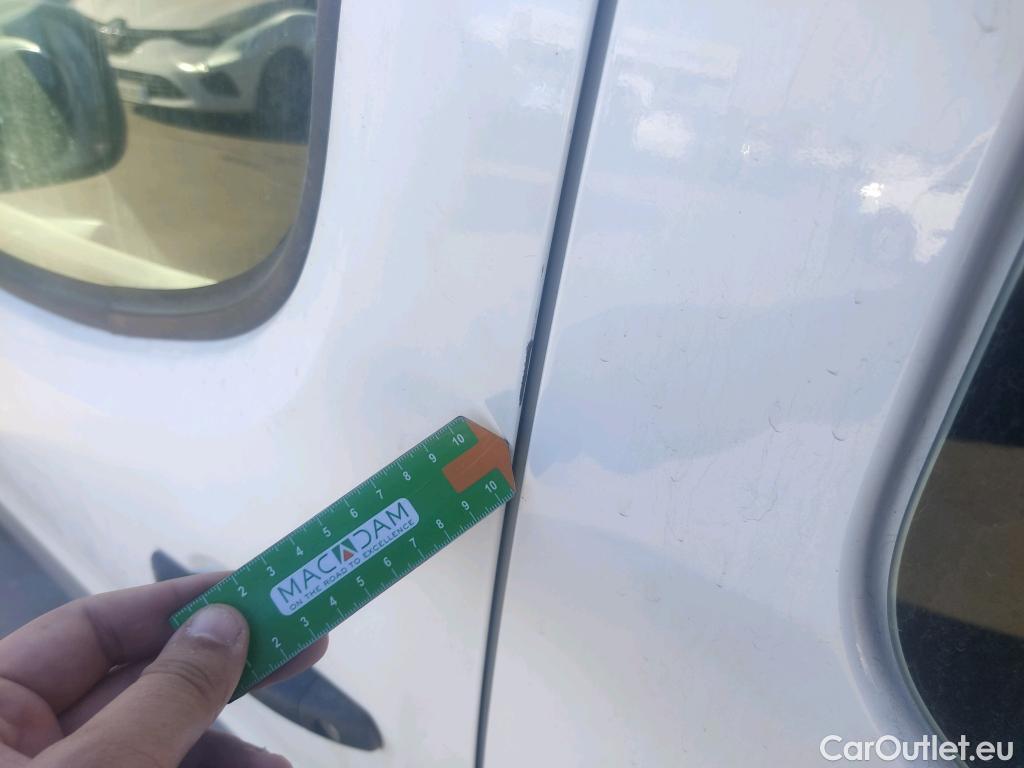  Citroen  Berlingo  Combi Live Edition 1.6 BlueHDi 75CV MT5 E6 #33
