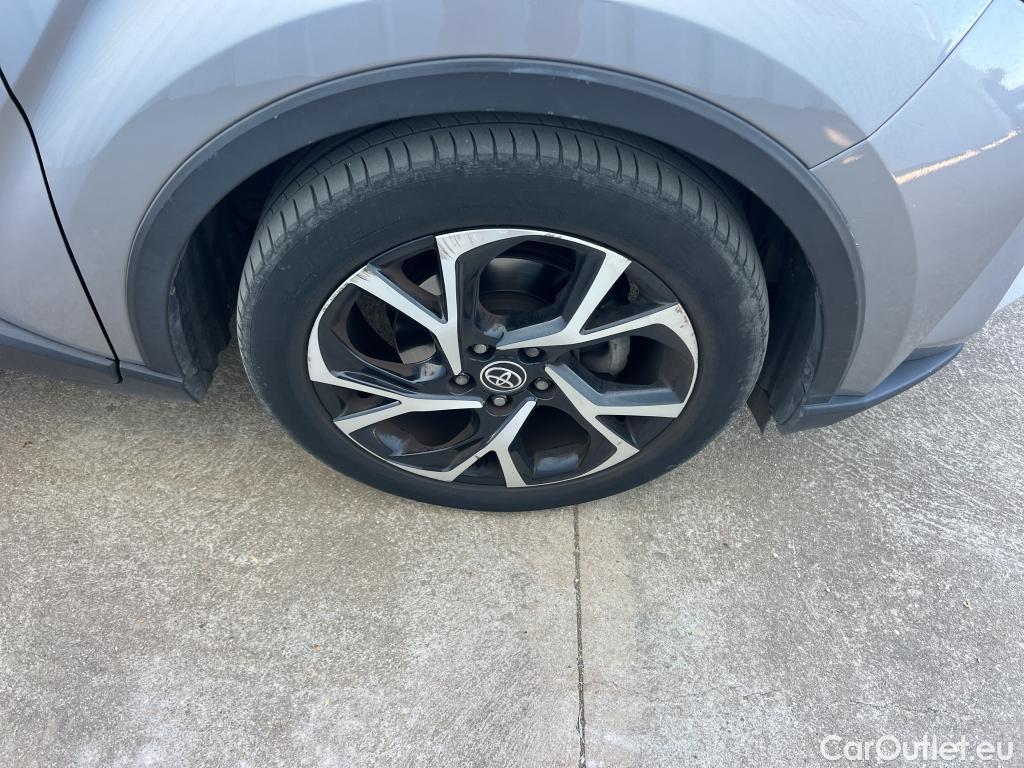  Toyota  C-HR TOYOTA  / 2019 / 5P / todoterreno 1.8 125H Advance #4