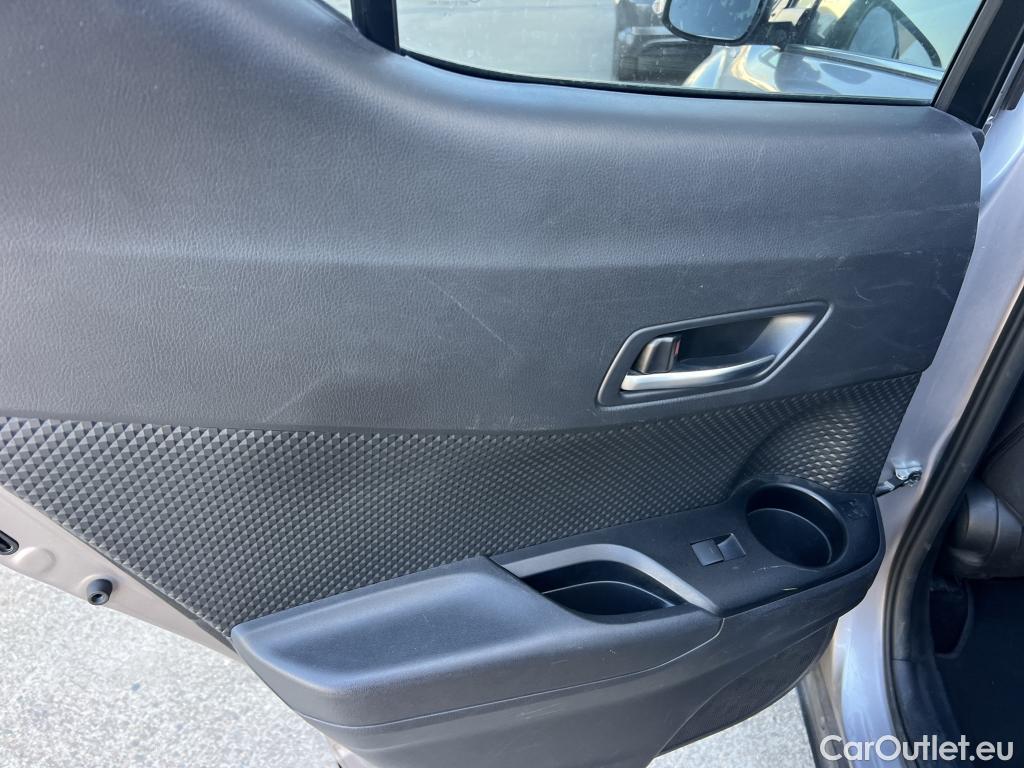  Toyota  C-HR TOYOTA  / 2019 / 5P / todoterreno 1.8 125H Advance #23