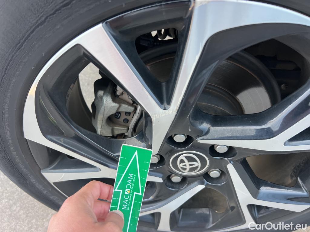  Toyota  C-HR TOYOTA  / 2019 / 5P / todoterreno 1.8 125H Advance #7