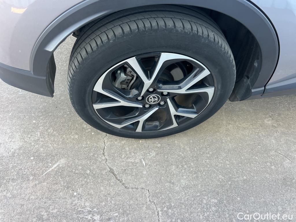  Toyota  C-HR TOYOTA  / 2019 / 5P / todoterreno 1.8 125H Advance #6