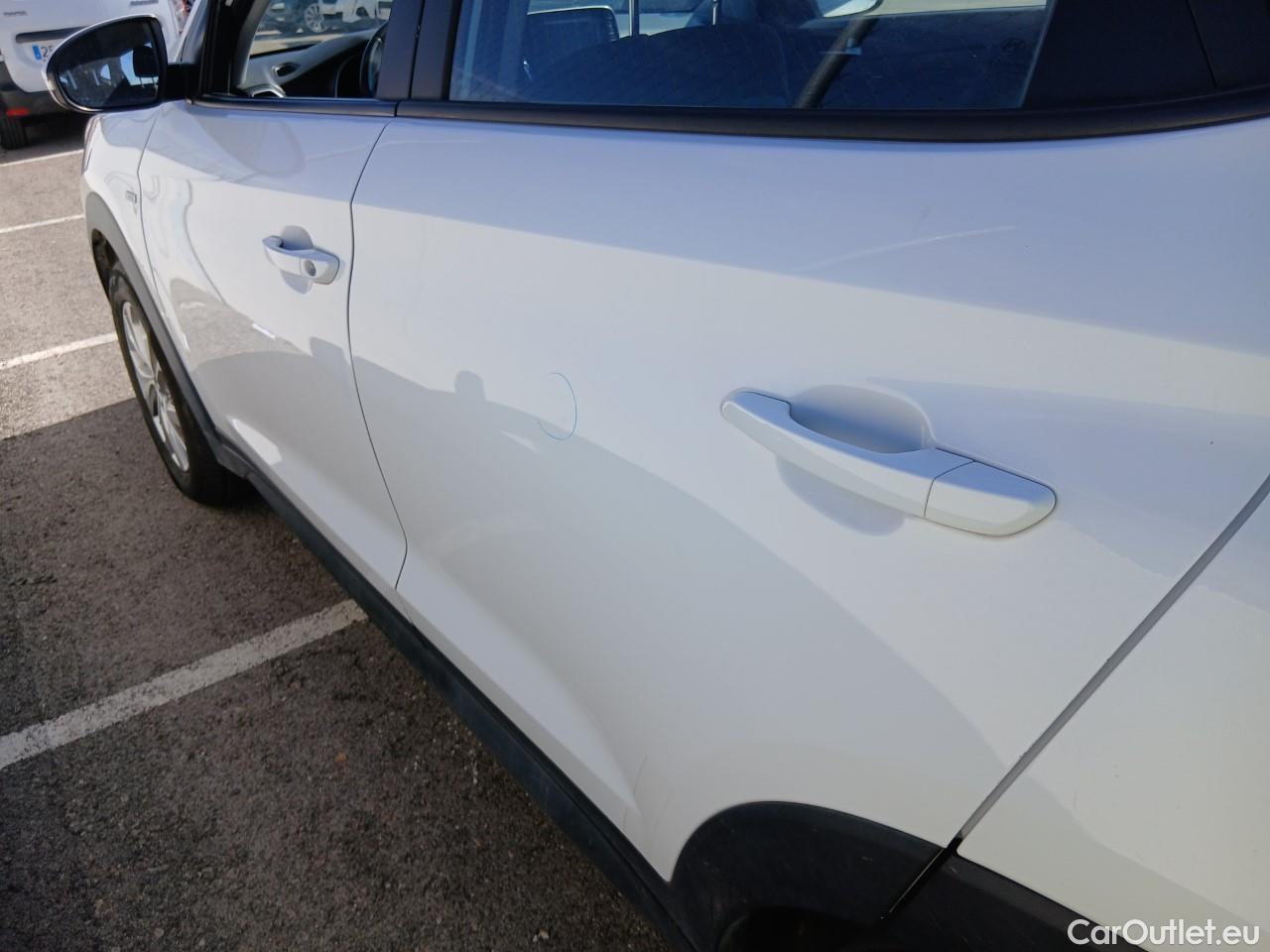  Hyundai  Tucson HYUNDAI  / 2018 / 5P / todoterreno 1.6 CRDI 85kW (116CV) 48V SLE 4X2(SP)(SL) #11