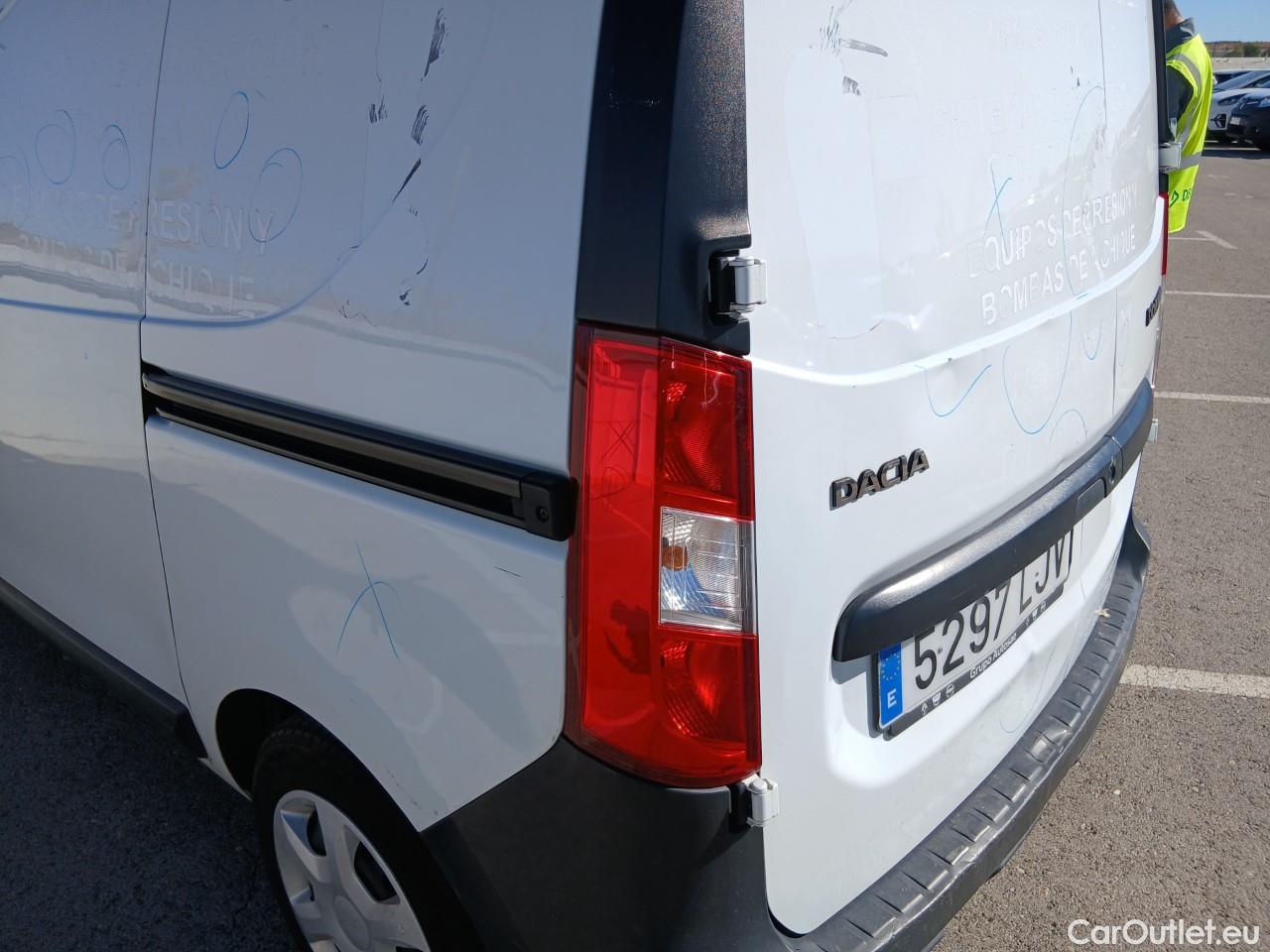  Dacia  Dokker DACIA  / 2013 / 4P / furgón derivado de turismo Van Essential 1.6 80kW (110CV) GLP #31