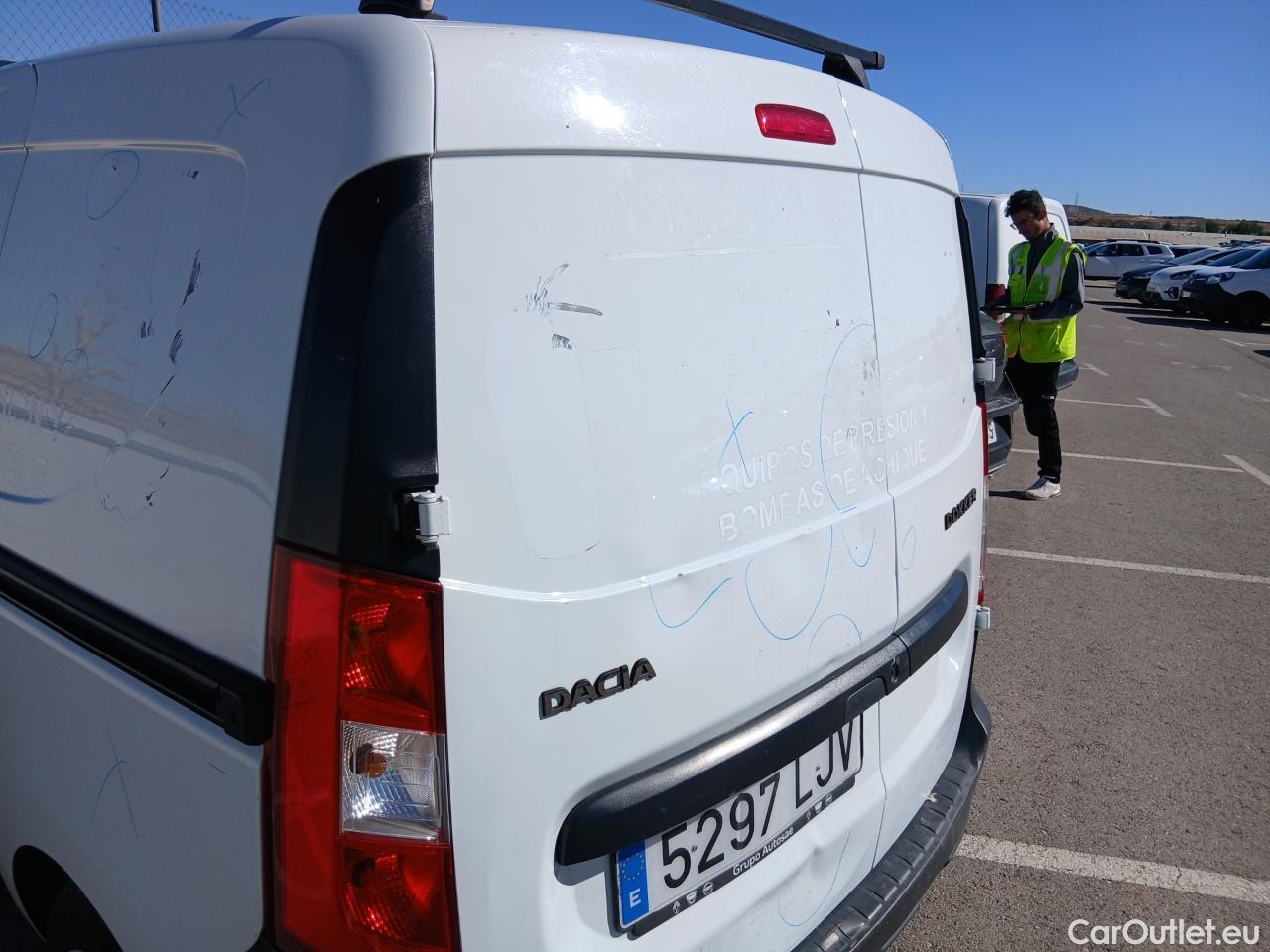  Dacia  Dokker DACIA  / 2013 / 4P / furgón derivado de turismo Van Essential 1.6 80kW (110CV) GLP #39