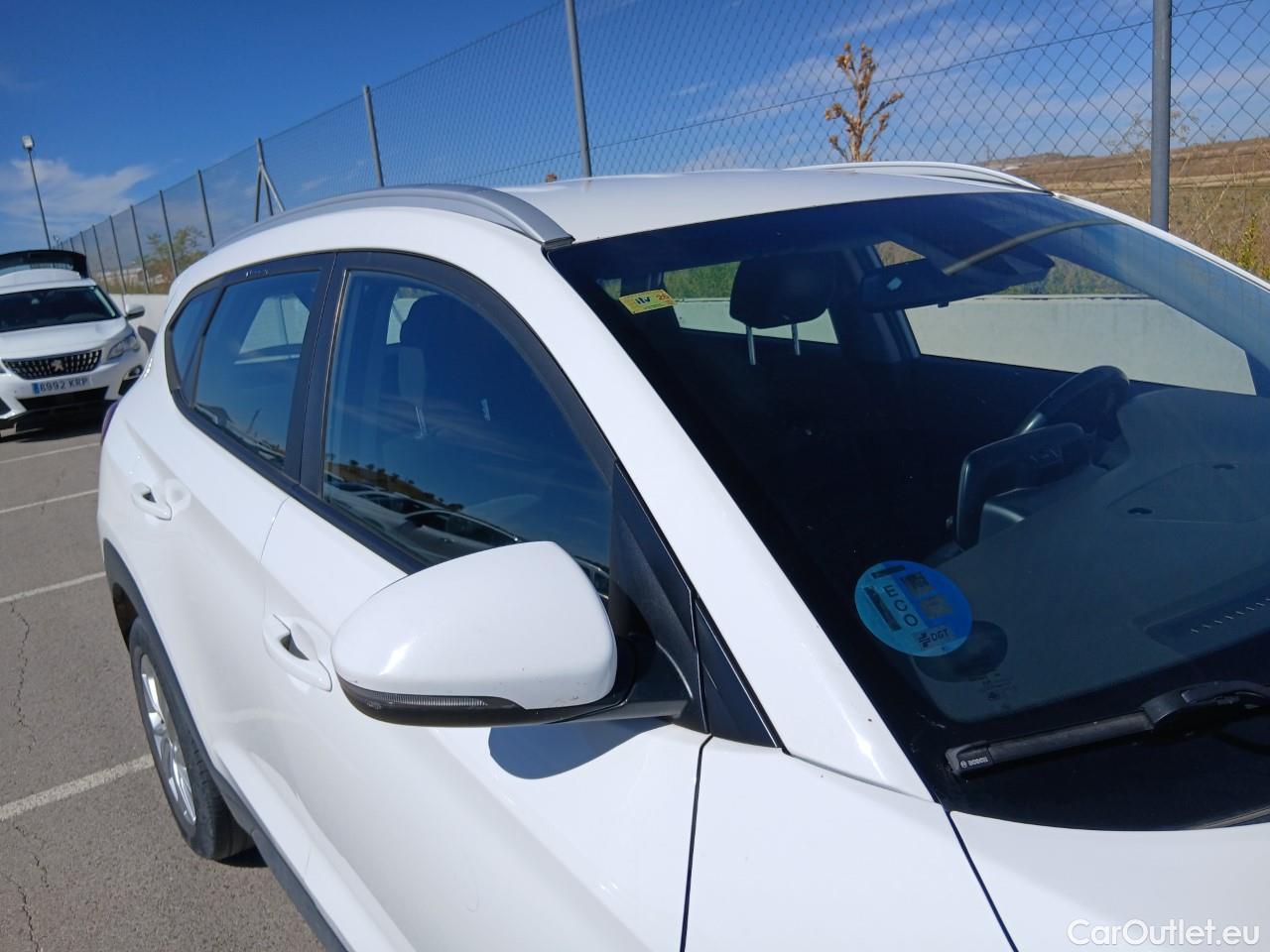 Hyundai  Tucson HYUNDAI  / 2018 / 5P / todoterreno 1.6 CRDI 85kW (116CV) 48V SLE 4X2(SP)(SL) #24