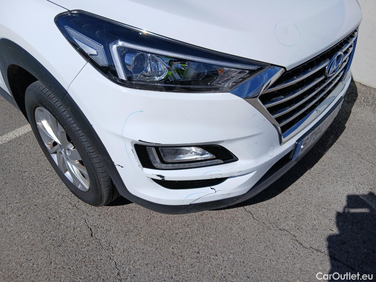  Hyundai  Tucson HYUNDAI  / 2018 / 5P / todoterreno 1.6 CRDI 85kW (116CV) 48V SLE 4X2(SP)(SL) #4