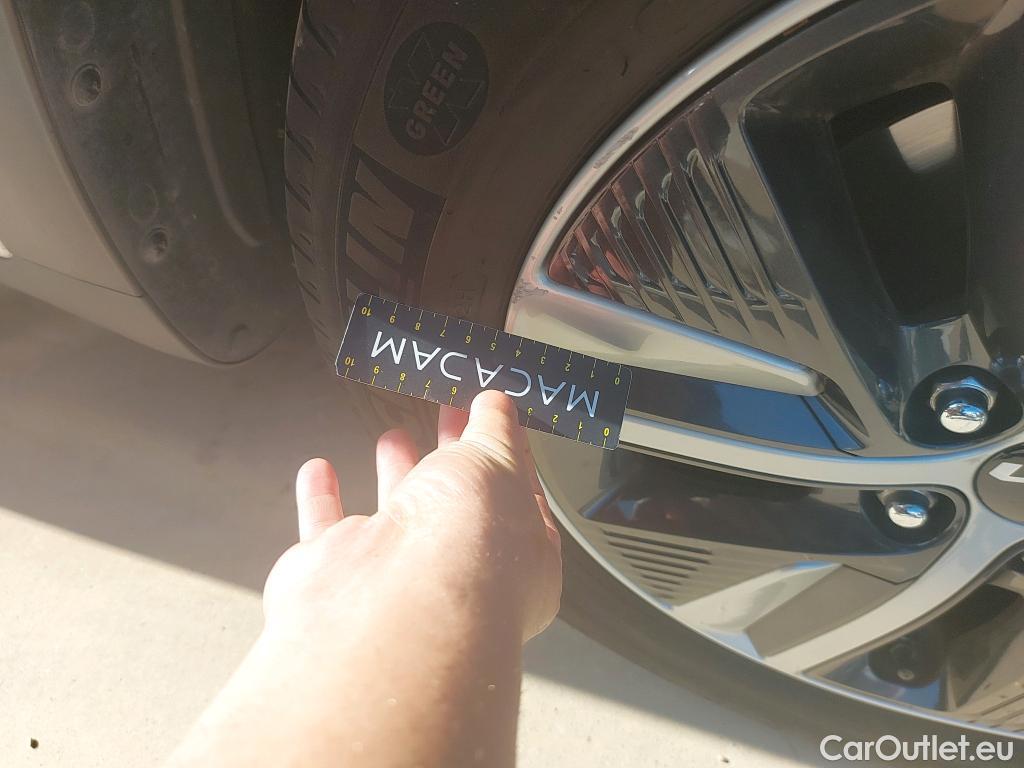  KIA  Niro KIA  / 2019 / 5P / crossover 1.6 GDi PHEV 104kW (141CV) Drive #6