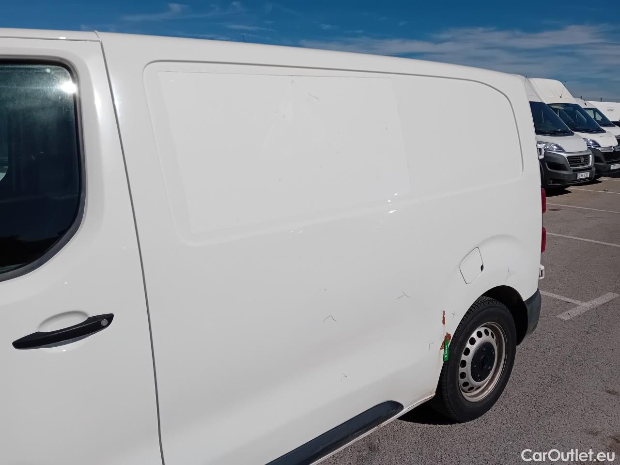  Opel  Vivaro OPEL  / 2019 / 4P / furgón 1.5 Diésel 88kW (120CV) M Std Express #17